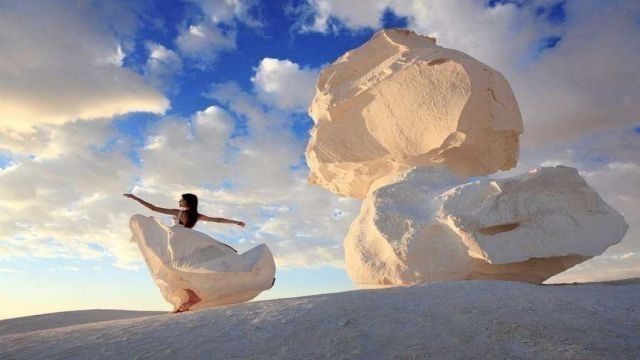 2 Day tour to the White Desert and Bahariya Oasis from Hurghada by flight — photo 4