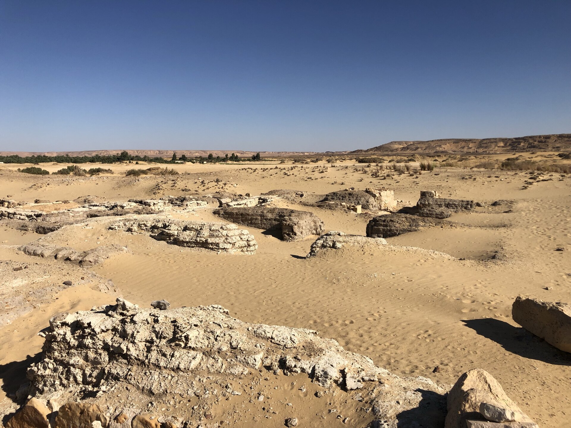 4 Days trip to the Pyramids and the white desert from Cairo — photo 2