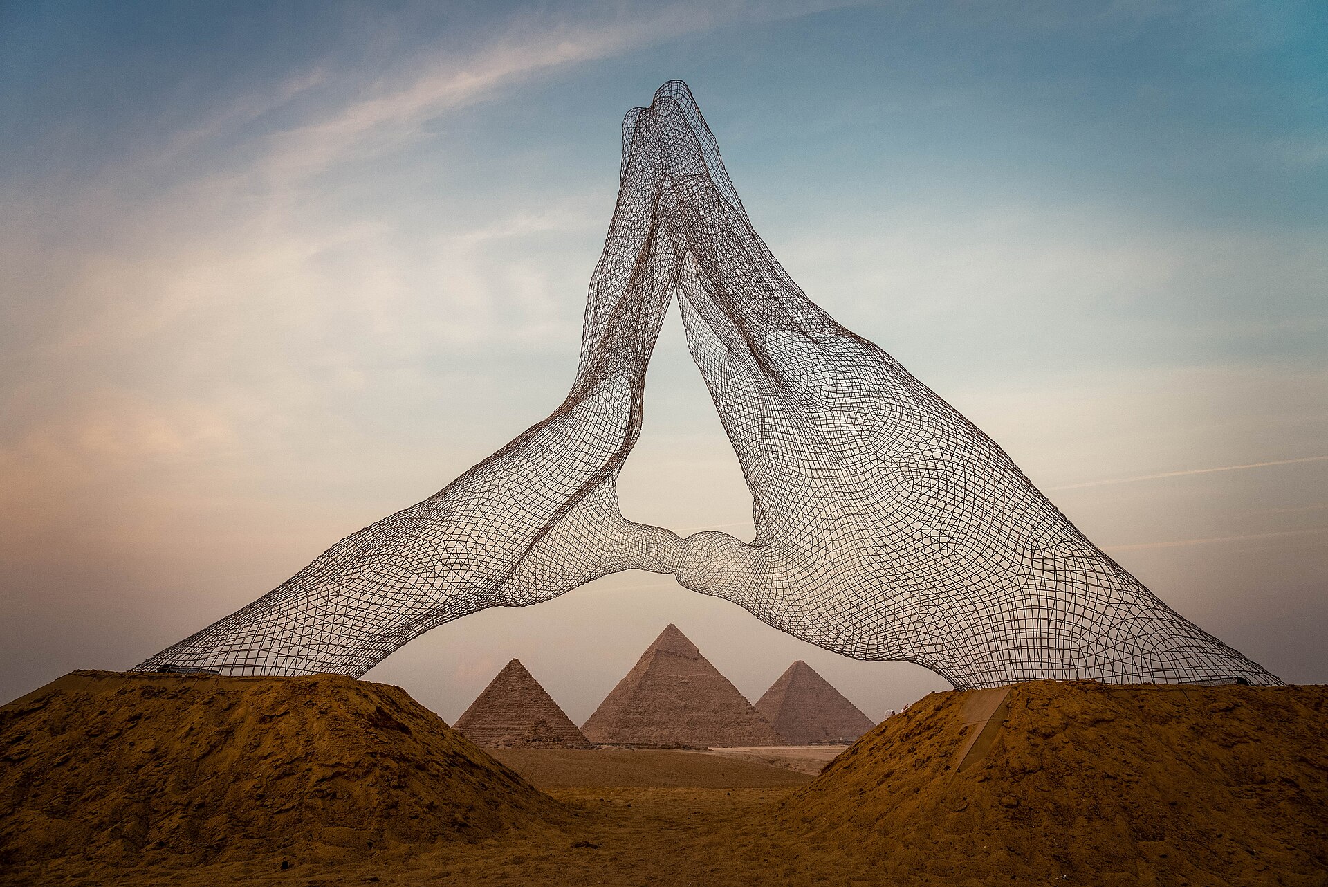 Day trip to Giza Pyramids and Sakkara from Hurghada — photo 2