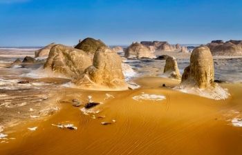 Two days tour to white desert and Bahariya Oasis from Luxor — photo 3